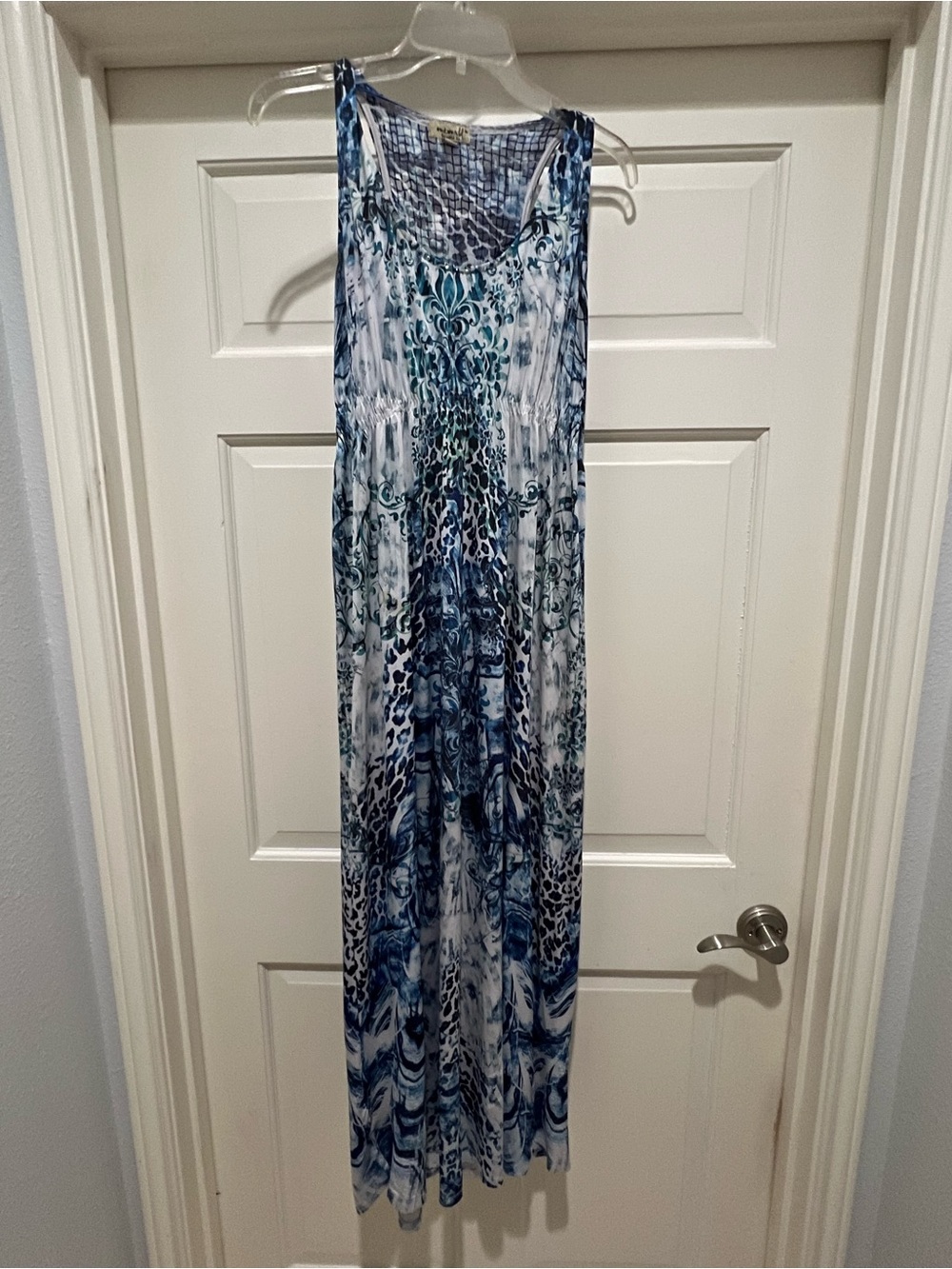 ONE WORLD Blue and White Printed Sleeveless Maxi Dress Size Medium